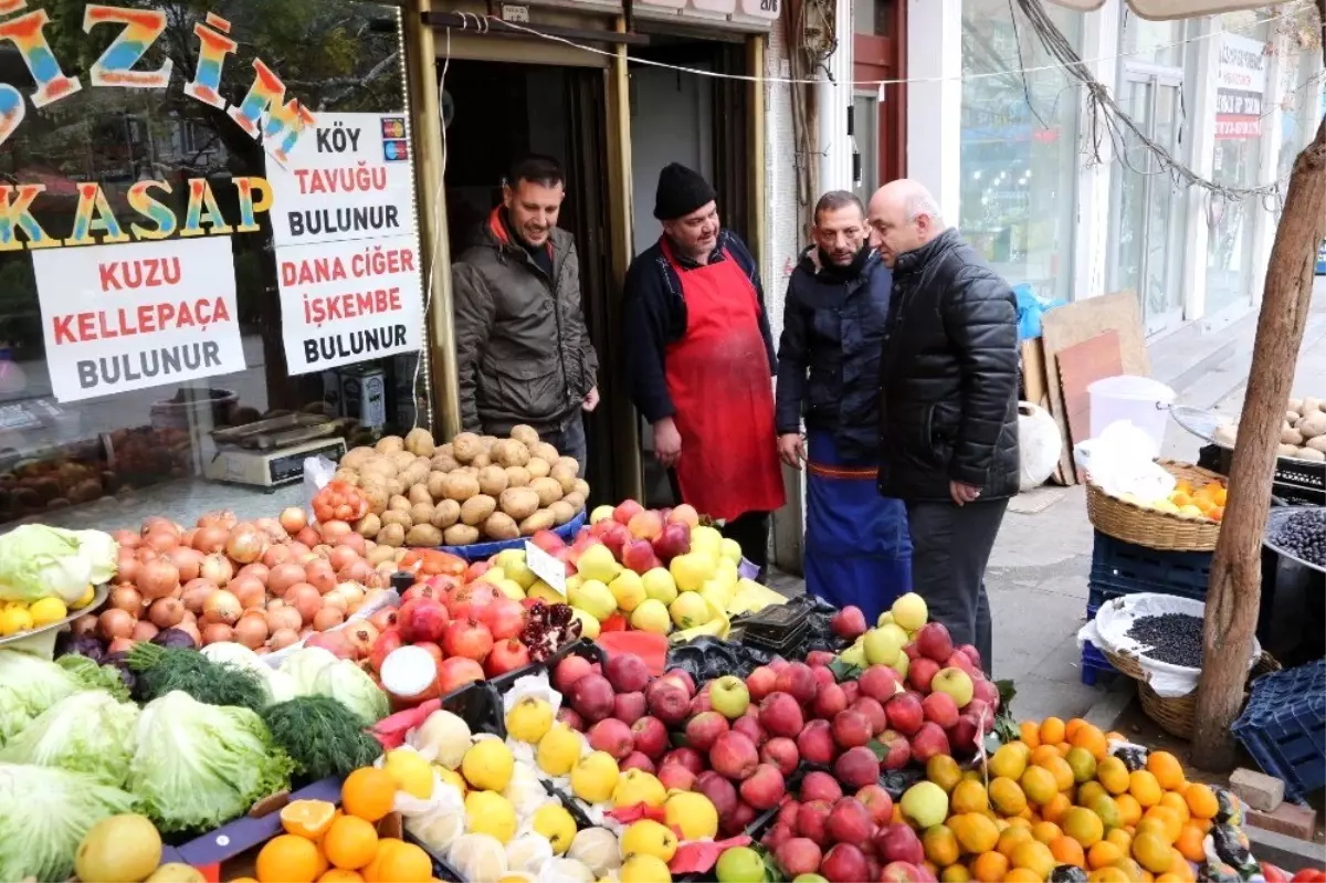 Başkan Bıyık esnafı gezdi