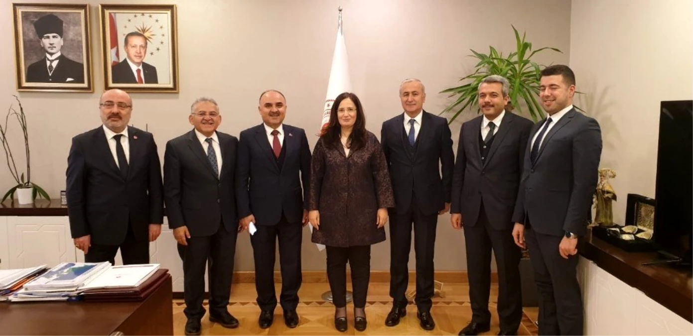 Başkan Büyükkılıç, Ankara\'da Kayseri Üniversitesi için toplantıya katıldı