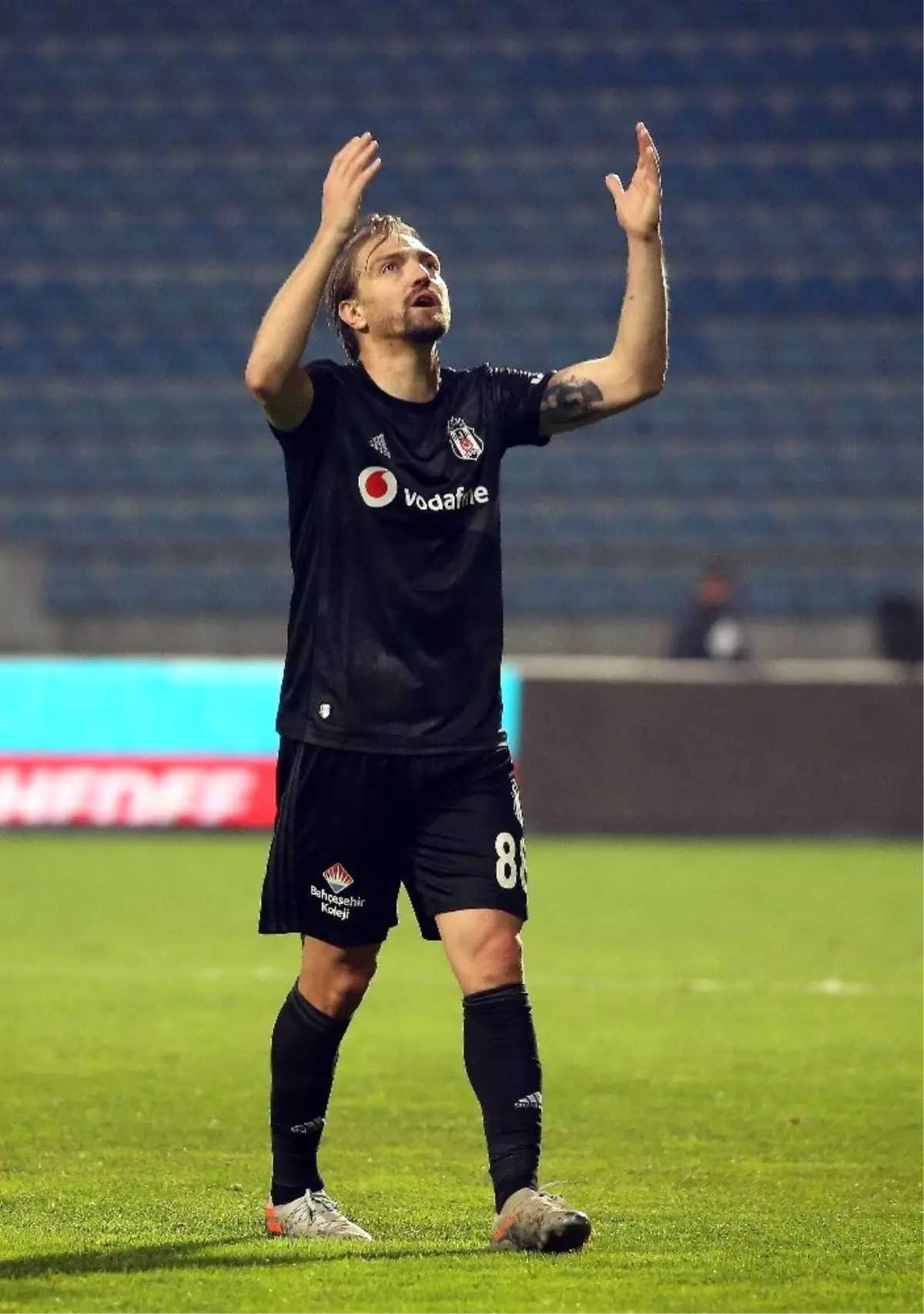 Caner ve Gökhan doludizgin gidiyor