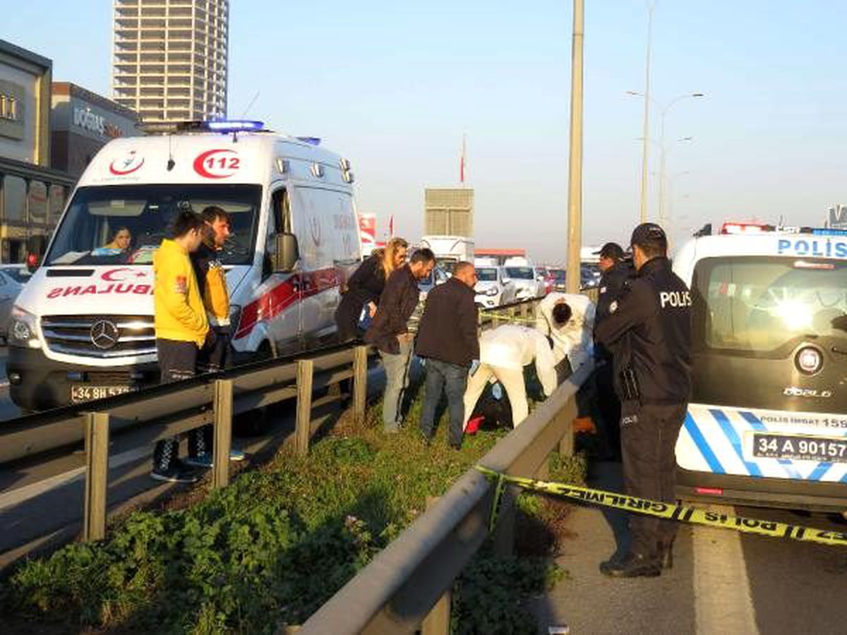 D-100\'de orta refüjde ceset bulundu