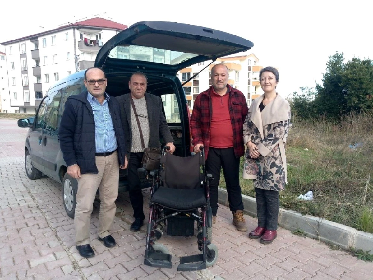 Engelli vatandaşa akülü sandalye hediye edildi