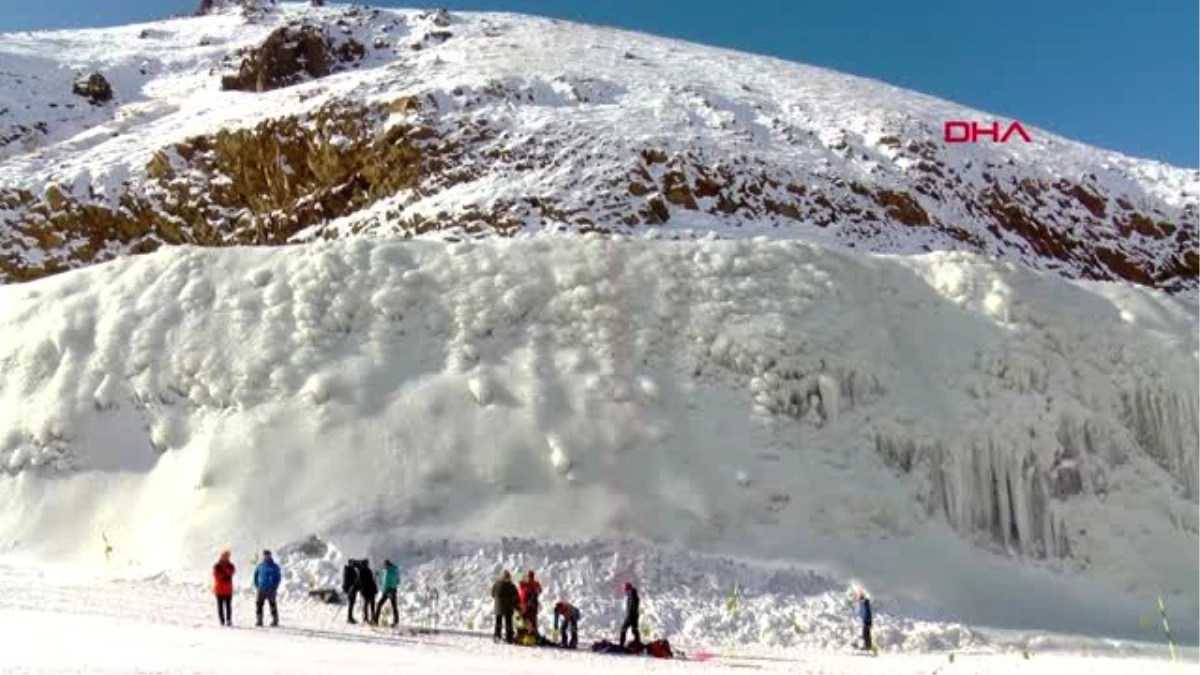 Erzurum ünlü dağcı, palandöken\'de yapay buz parkına tırmandı