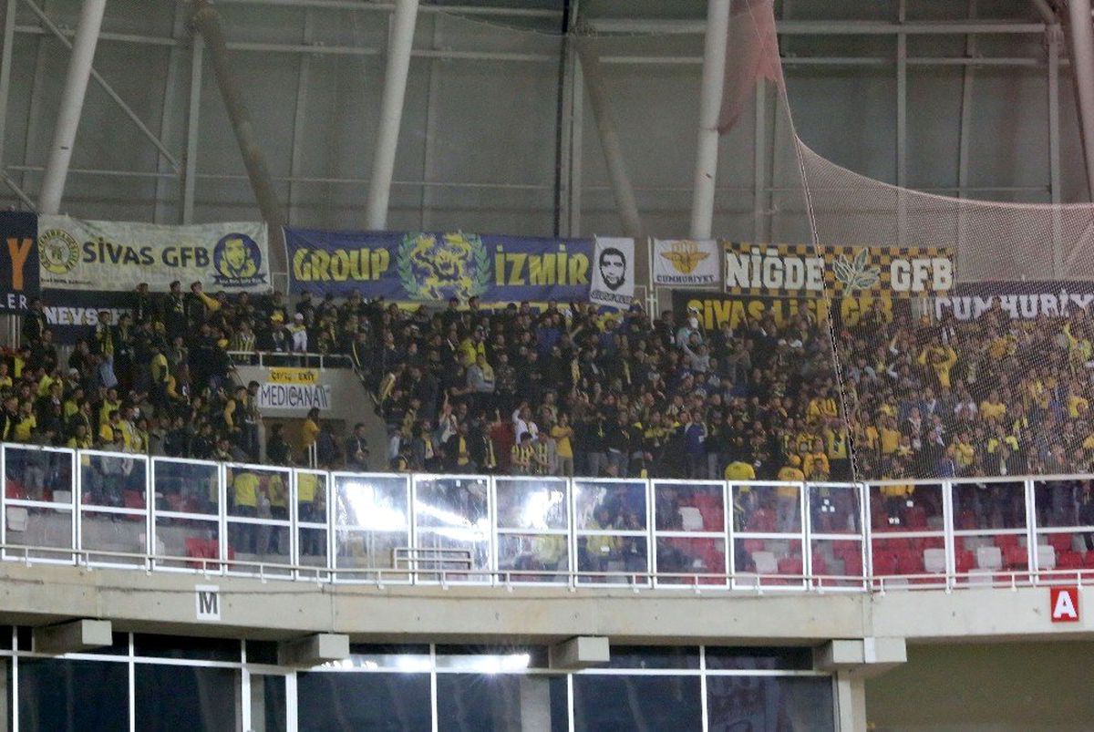 Fenerbahçeliler biletleri anında tüketti