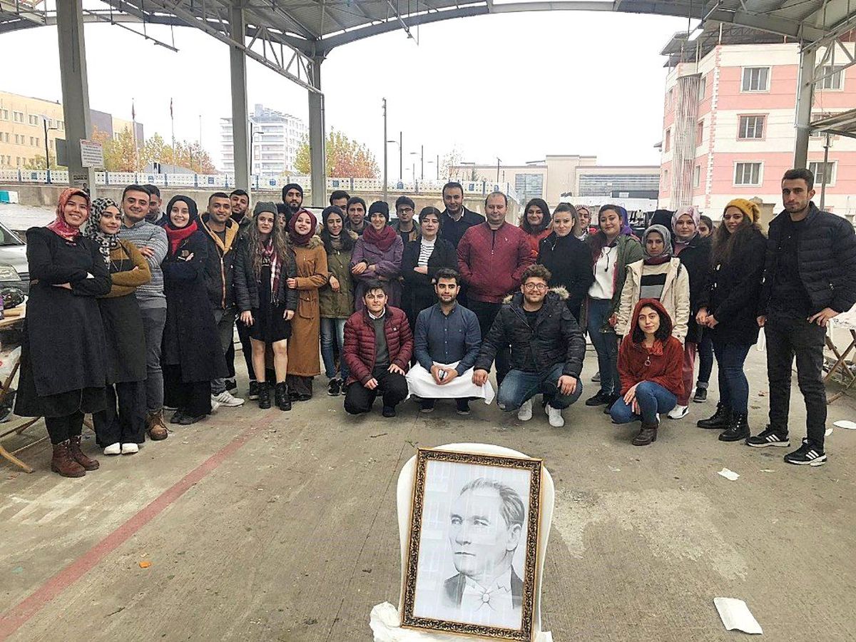 HRÜ Halfeti\'de Mehmetçik Vakfı için kermes düzenlendi