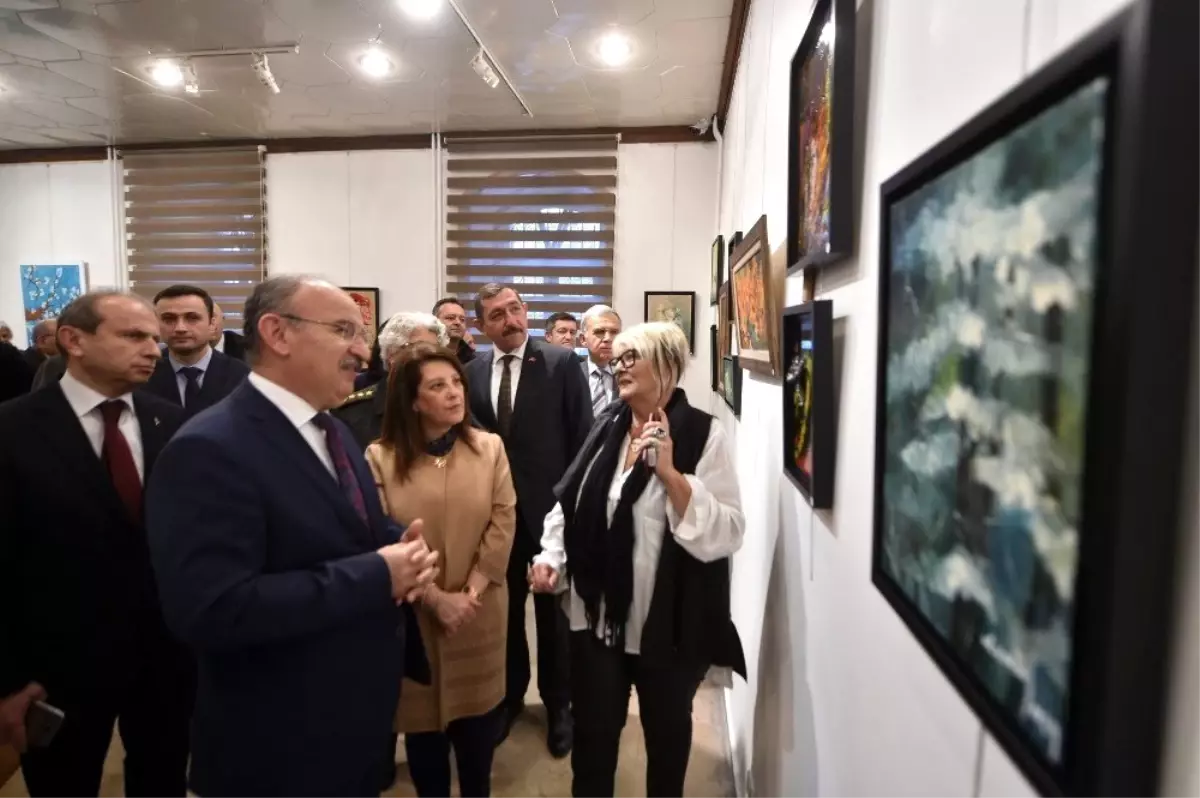 İlk Türk kadın mitinginin 100. yılında öğrenciler yararına resim ve seramik sergisi