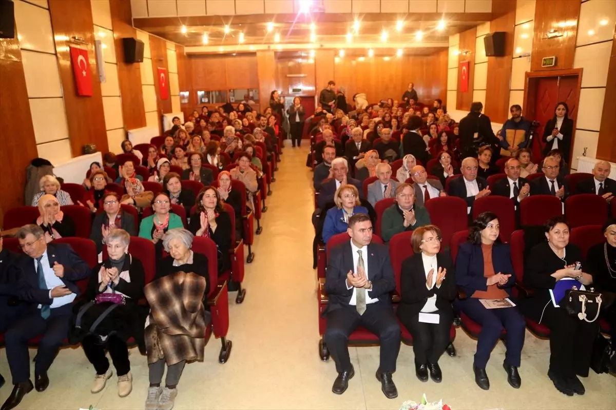 Kastamonu\'da ilk kadın mitinginin 100. yılı nedeniyle panel düzenlendi