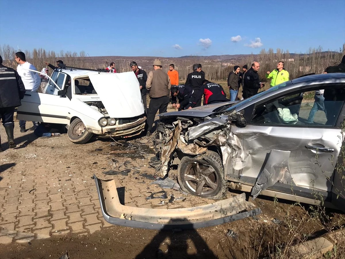 Kütahya\'da trafik kazası: 8 yaralı
