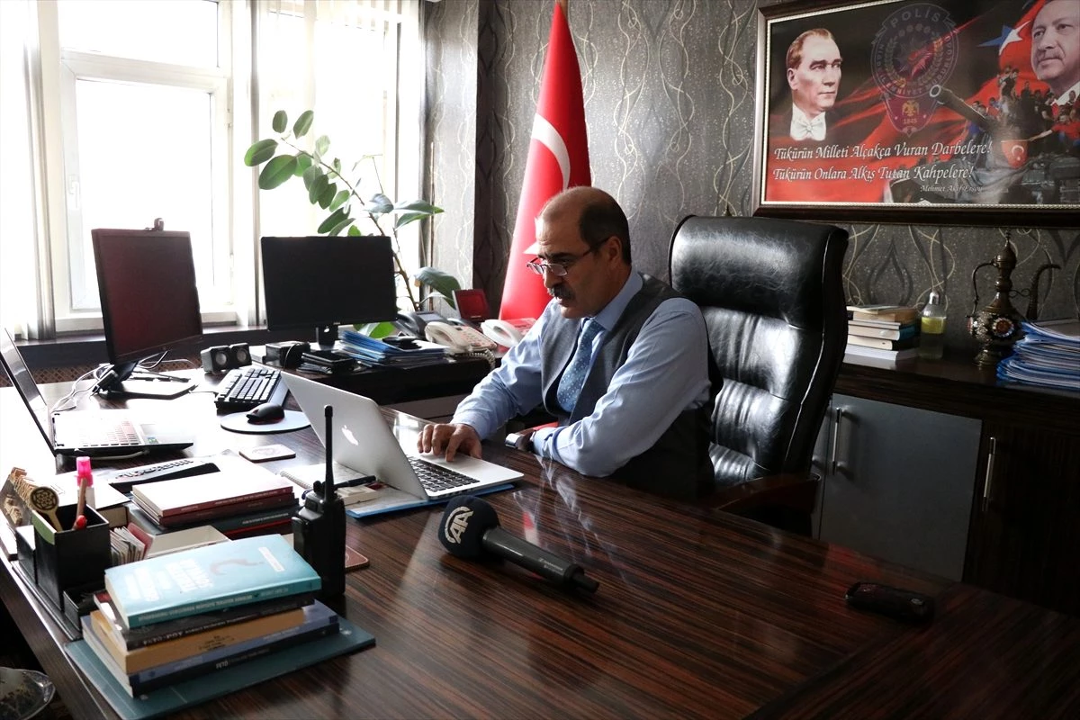 Niğde Emniyet Müdürü Cebeloğlu, AA\'nın "Yılın Fotoğrafları" oylamasına katıldı