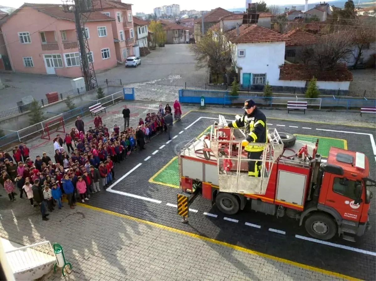 Okulda deprem ve yangın tatbikatı