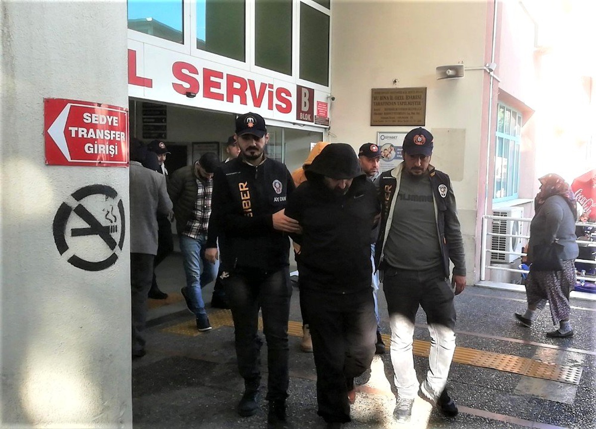 Polis otosunu kaçıran şüpheli ve diğer 3 şebeke üyesi tutuklandı