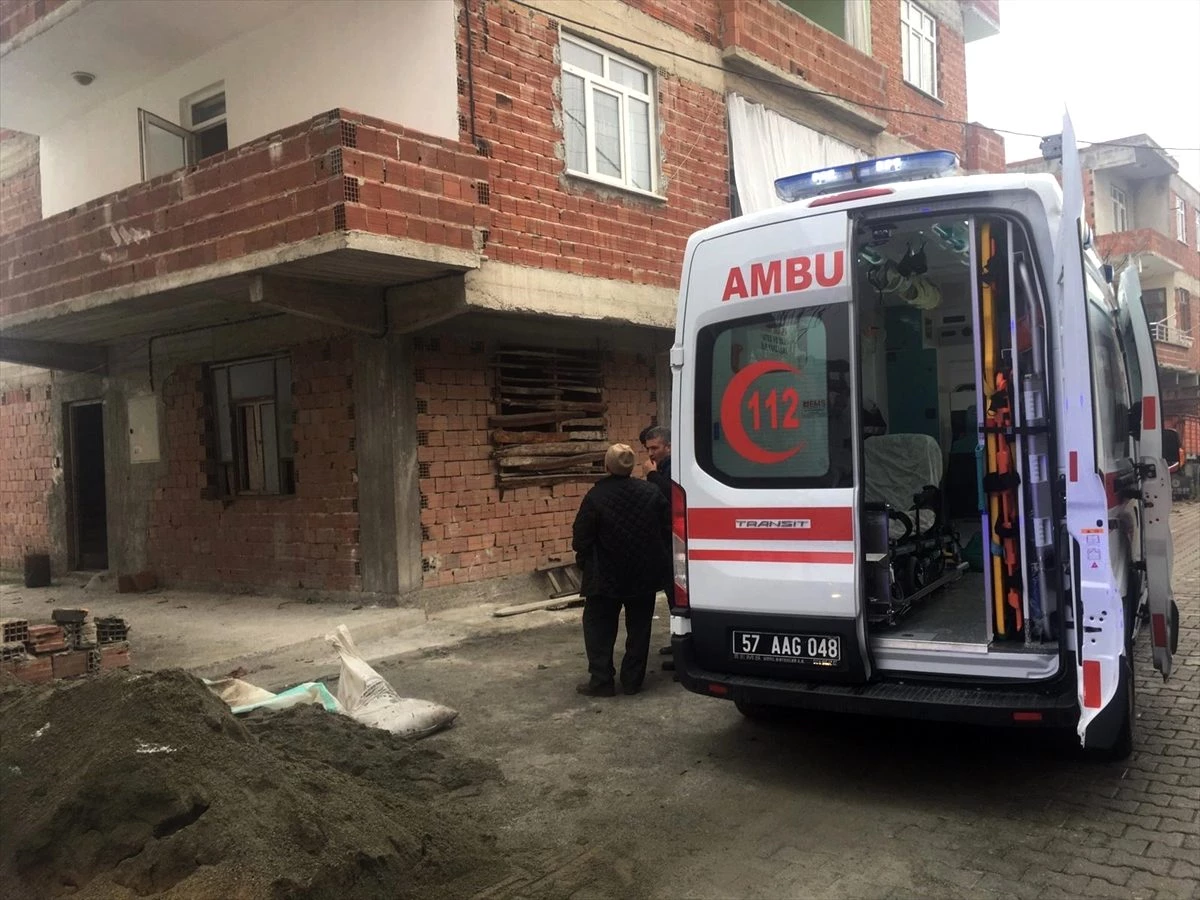 Sinop\'ta 4 kişilik aile karbonmonoksit gazından zehirlendi