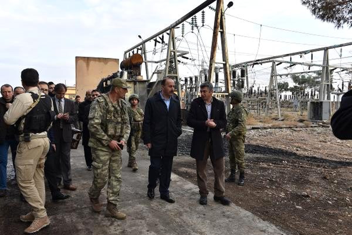 Suriye\'de bombalarla tahrip edilen trafo merkezi onarıldı, enerji verildi