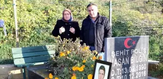 Terör saldırısında şehit düşen polis oğullarının hatıralarıyla yaşıyorlar