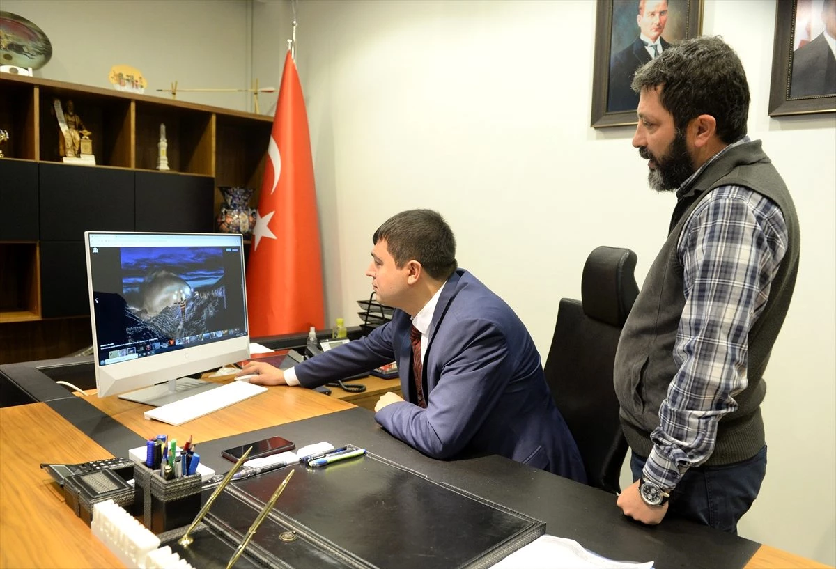 Uşak Belediye Başkanı Çakın, AA\'nın "Yılın Fotoğrafları" oylamasına katıldı