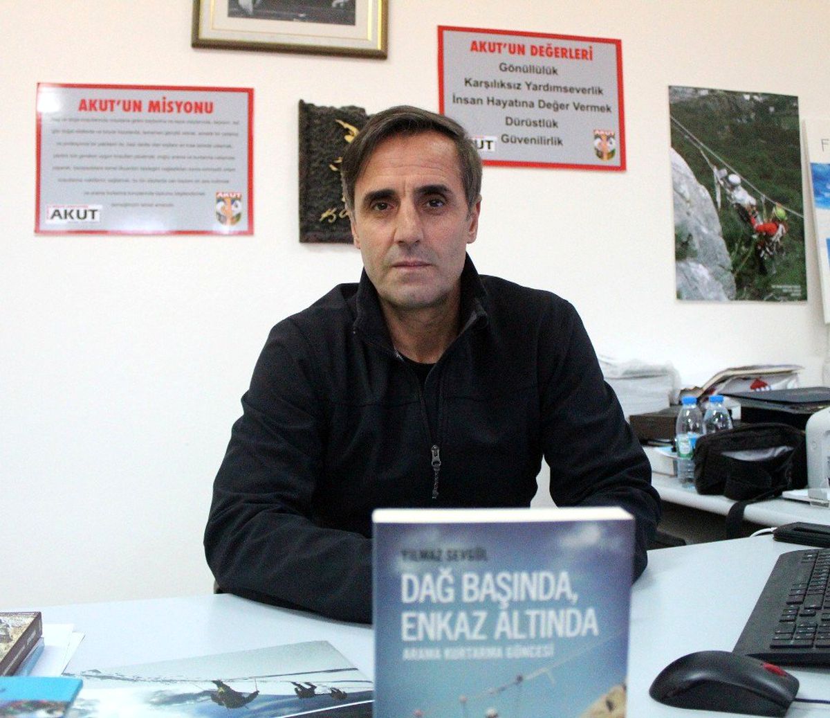 26 yıl önce Uludağ\'da kaybolan 18 kişi yaptıkları kar mağarası ile hayatta kalmış