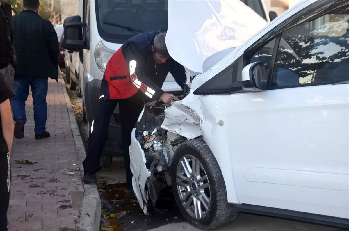 Bilecik\'te zincirleme trafik kazası: 3 yaralı