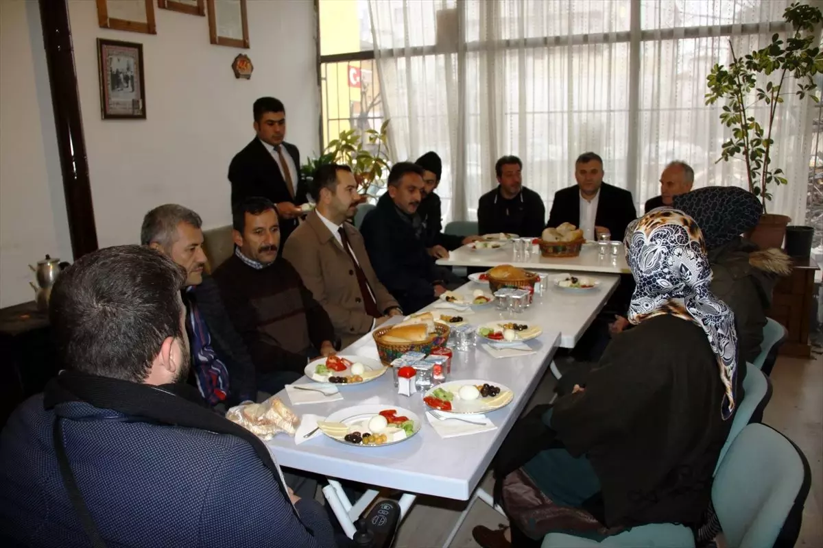 Çubuk Belediye Başkanı Demirbaş\'tan engelliler derneğine ziyaret