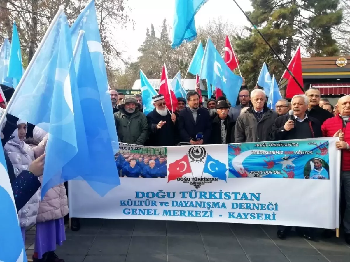 Doğu Türkistan Meclisi Başkanı Seyit Tümtürk: "Doğu Türkistan\'da eziyet görenlerin Dünya İnsan...