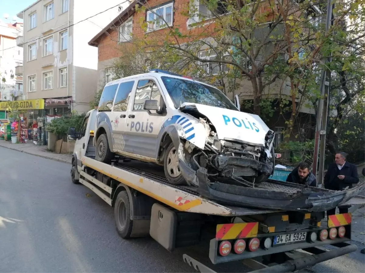 Dur ihtarına uymayan aracı kovalayan polis otosu kaza yaptı: 1 polis yaralı