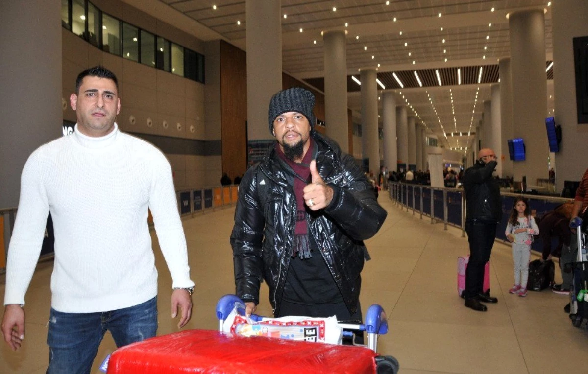 Felipe Melo İstanbul\'da