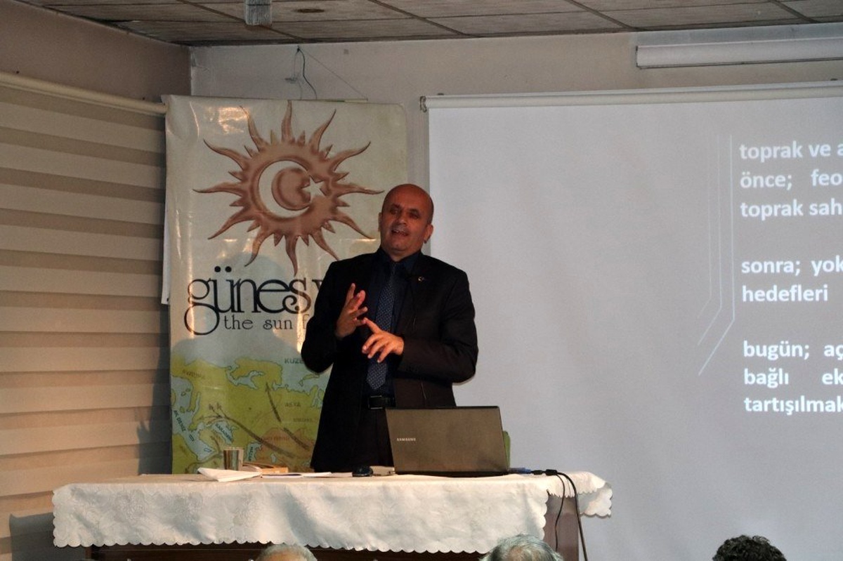Güneş Vakfı\'nda "Dünya Toprak Kaynakları ve Sorunları" konferansı