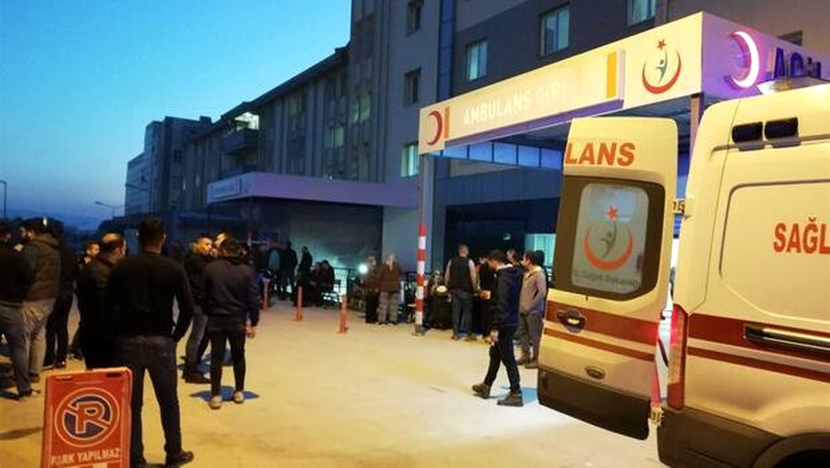 İzmir\'de silahlı saldırı! Genç futbolcu Okan Kartal yaşamını yitirdi