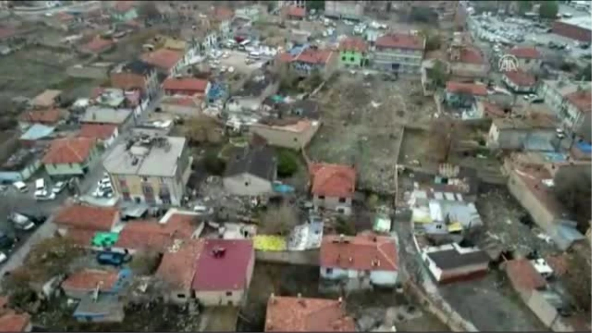 Kerpiç evde göçük: 3 ölü - Olay yerinin havadan görüntüleri (2)