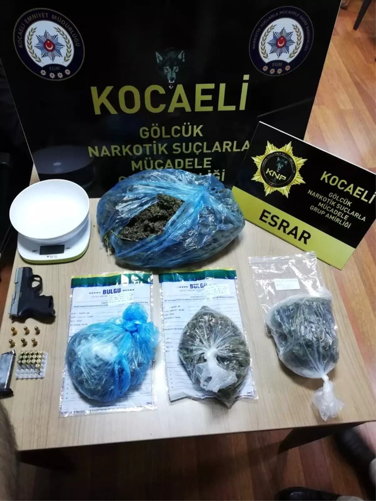 Kocaeli\'de uyuşturucu operasyonunda yakalanan 3 şüpheli tutuklandı