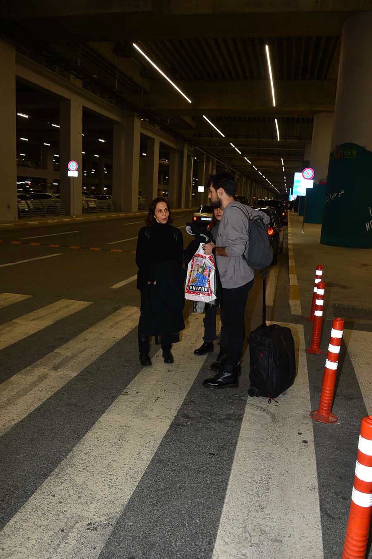 Makyajsız görüntülenen Sertab Erener gazetecilere bağırdı!