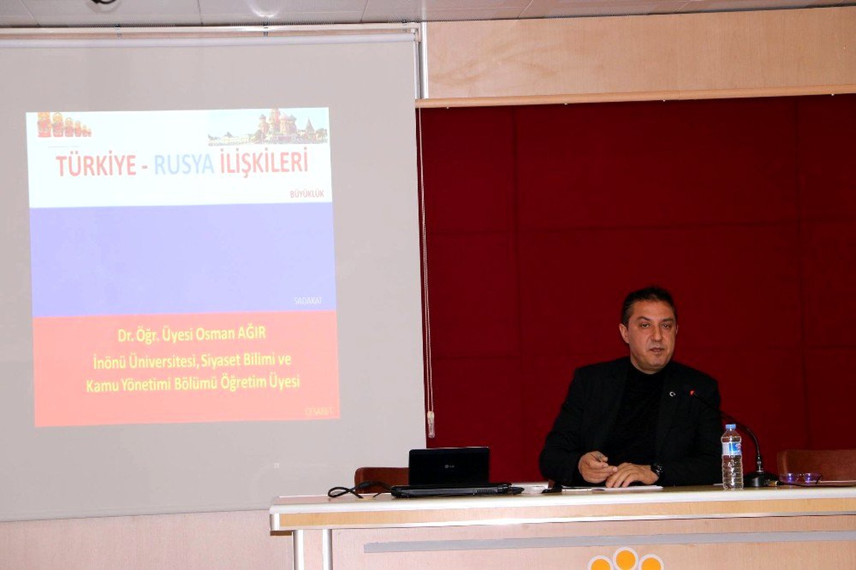 Malatya\'da "Türkiye-Rusya İlişkileri" masaya yatırıldı.