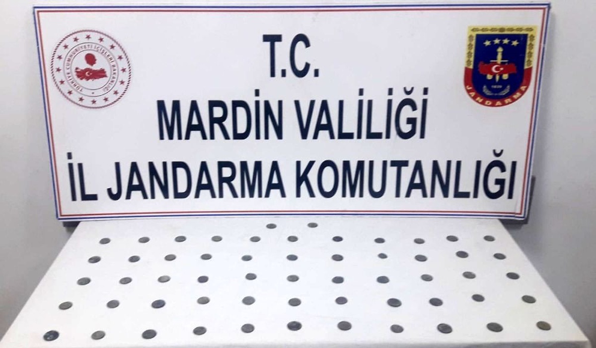 Tarihi eser kaçakçıları jandarmadan kaçamadı