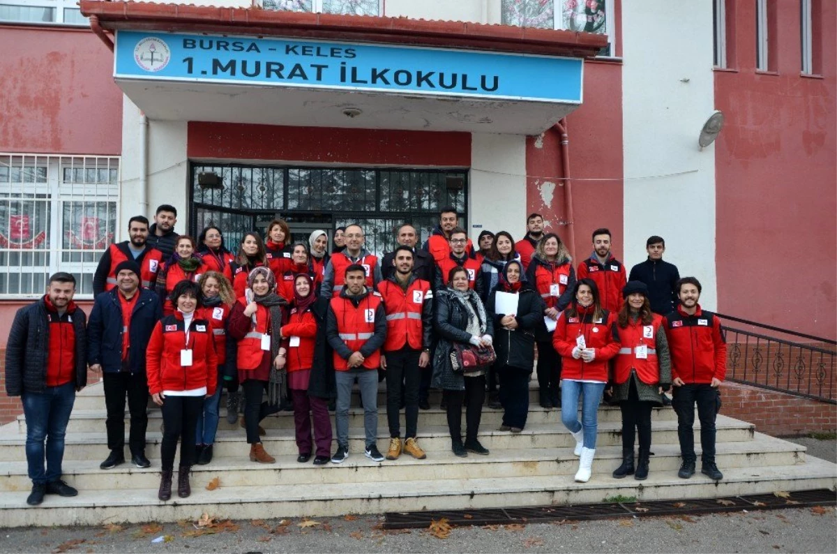 Türk Kızılay Bursa\'dan Kelesli öğrencilere anlamlı sürpriz