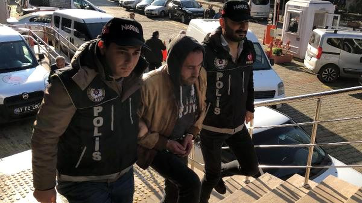 Uyuşturucuyu gizlemek için dürüme sarmış