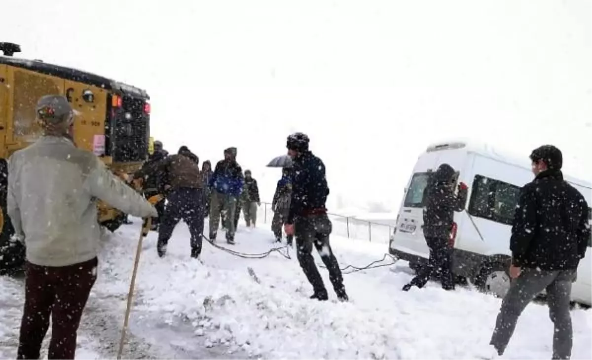 Van\'da kardan kapanan yollar ulaşıma açıldı