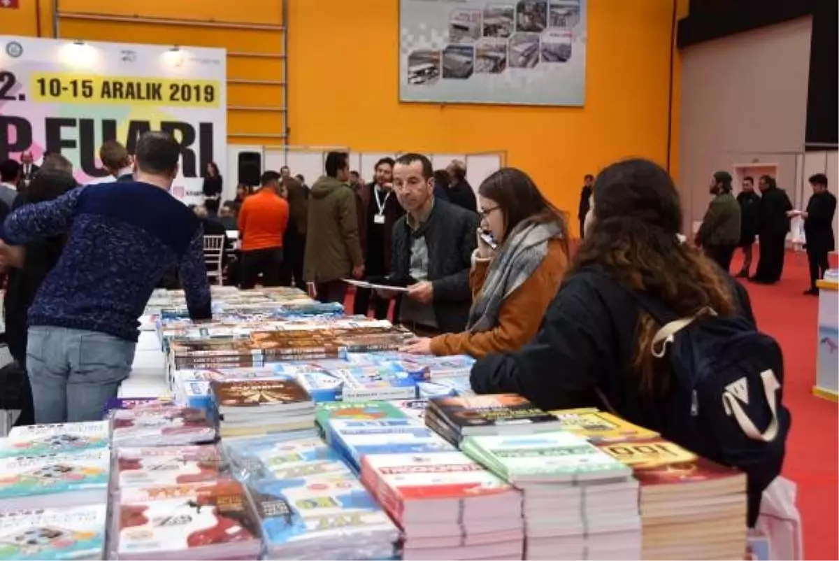 Yılın son kitap fuarı Eskişehir\'de açıldı