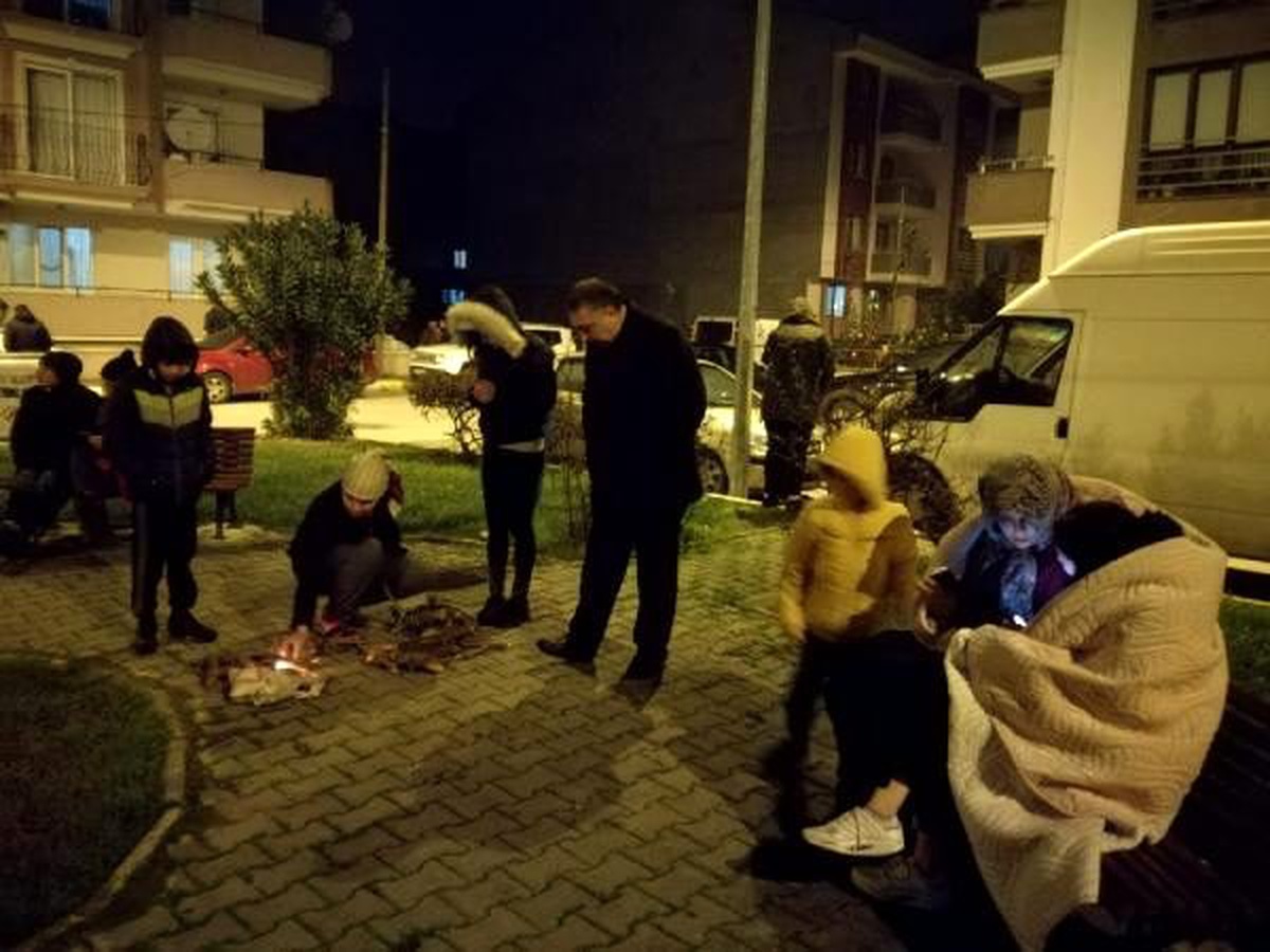 Balıkesir art arda yaşanan depremlerle sallandı
