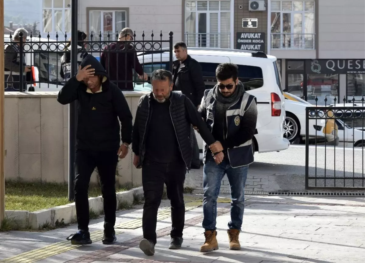 Burdur\'da masaj salonuna fuhuş operasyonu: 2 tutuklama