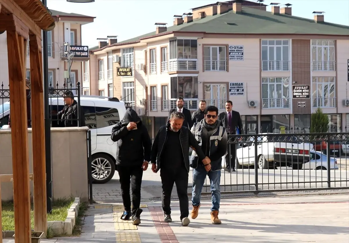 Burdur\'da masaj salonuna yönelik fuhuş operasyonunda 3 zanlı yakalandı