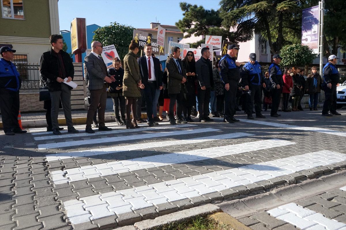 Edremit\'te "Öncelik hayatın, öncelik yayanın" etkinliği