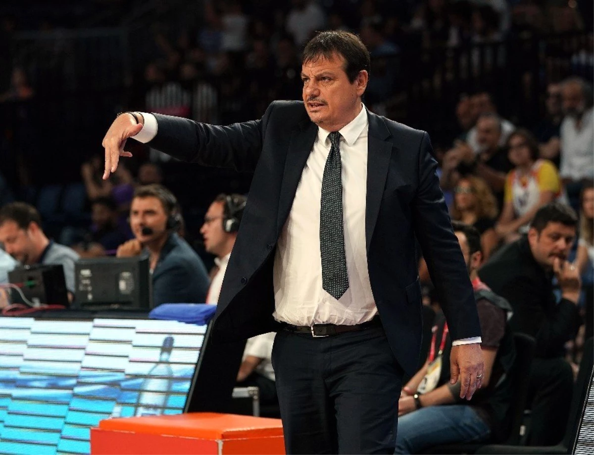 Ergin Ataman: "Fenerbahçe, Euroleague\'in en iyi antrenörüne ve en kapasiteli kadrosuna sahip"