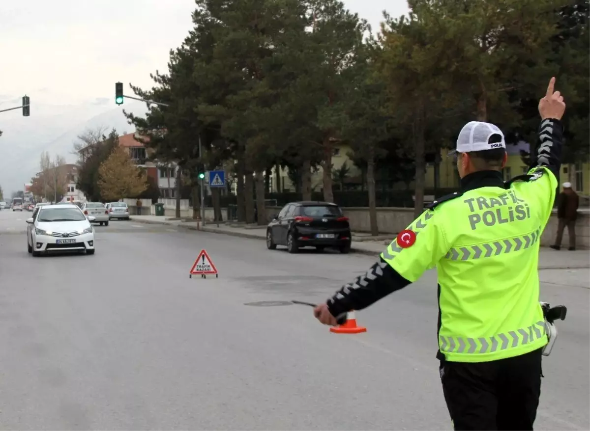 Erzincan\'da trafik ekiplerinden kış lastiği denetimi