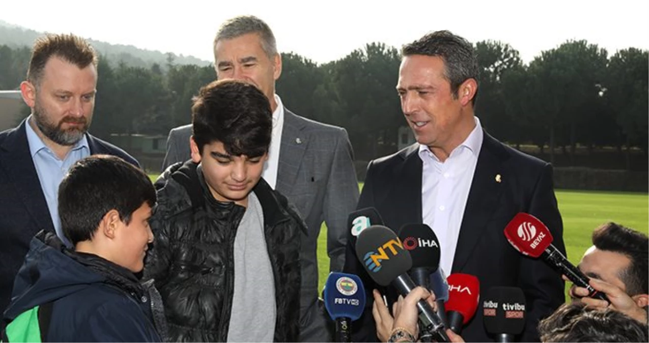 Galatasaray yerine Fenerbahçe\'yi seçen çocuk Ali Koç\'u mest etti!