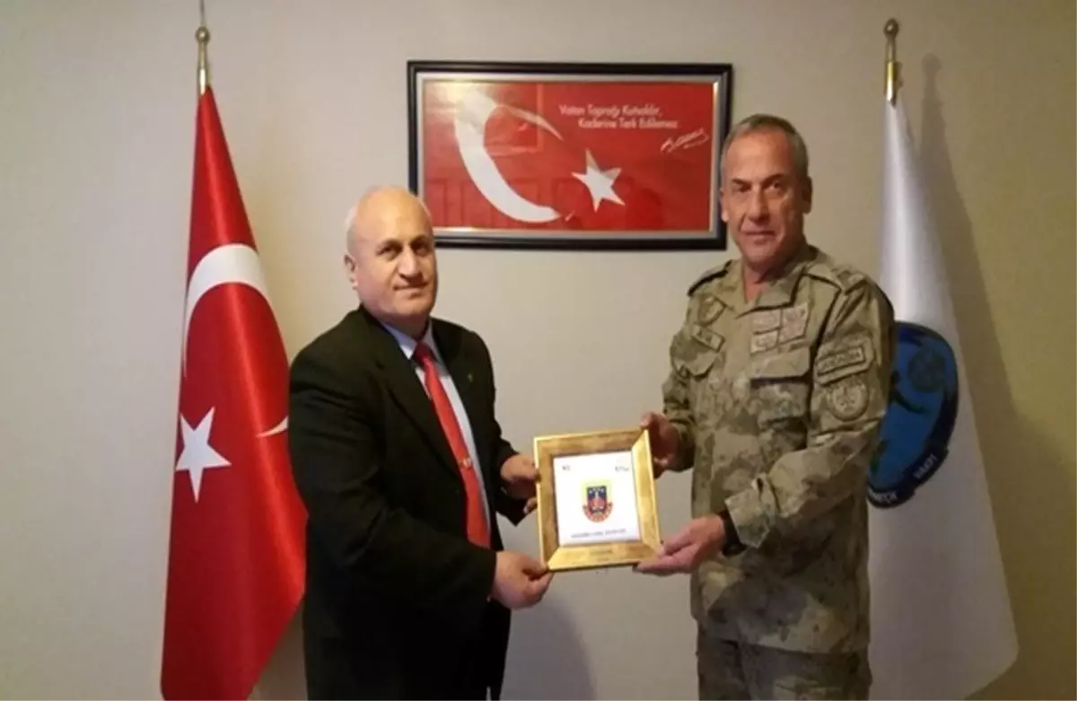 Jandarma Bölge Komutanı Tuğgeneral Semih Okyar, TSK Mehmetçik Vakfı\'nı ziyaret etti