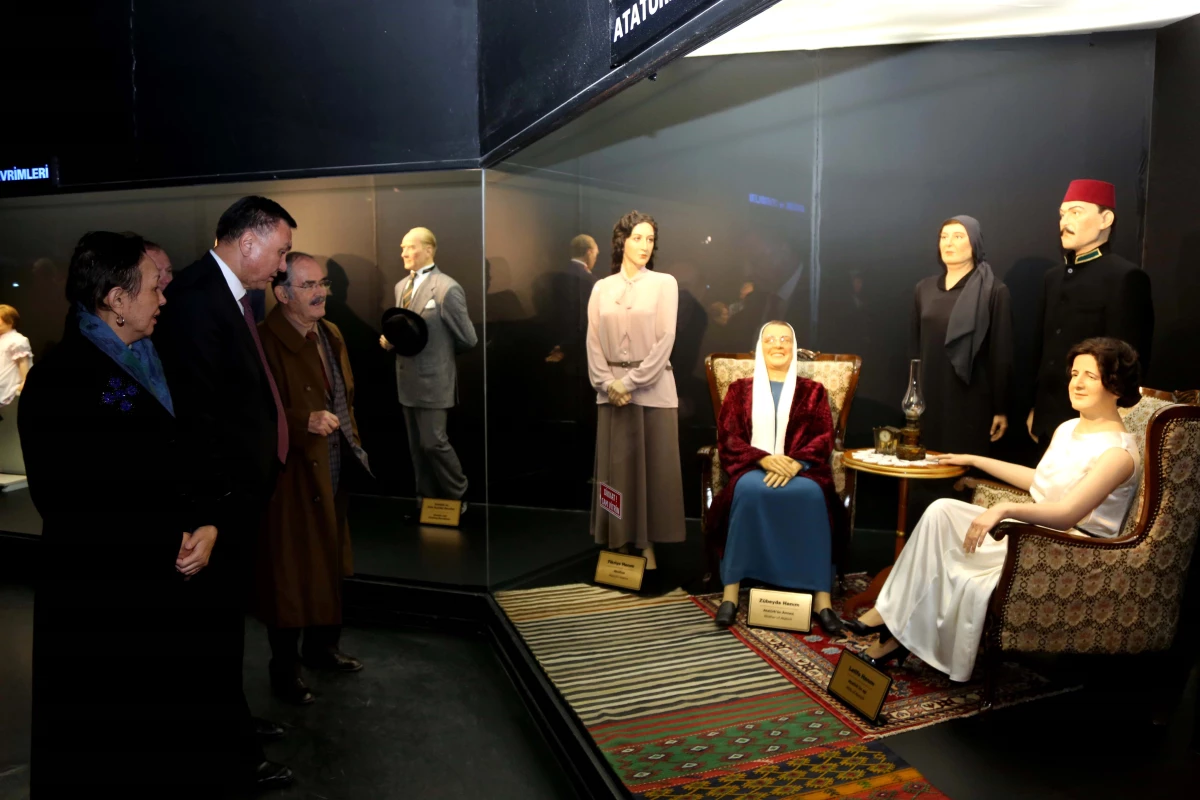 Kırgız Büyükelçi Balmumu Müzesi\'ne Hayran Kaldı