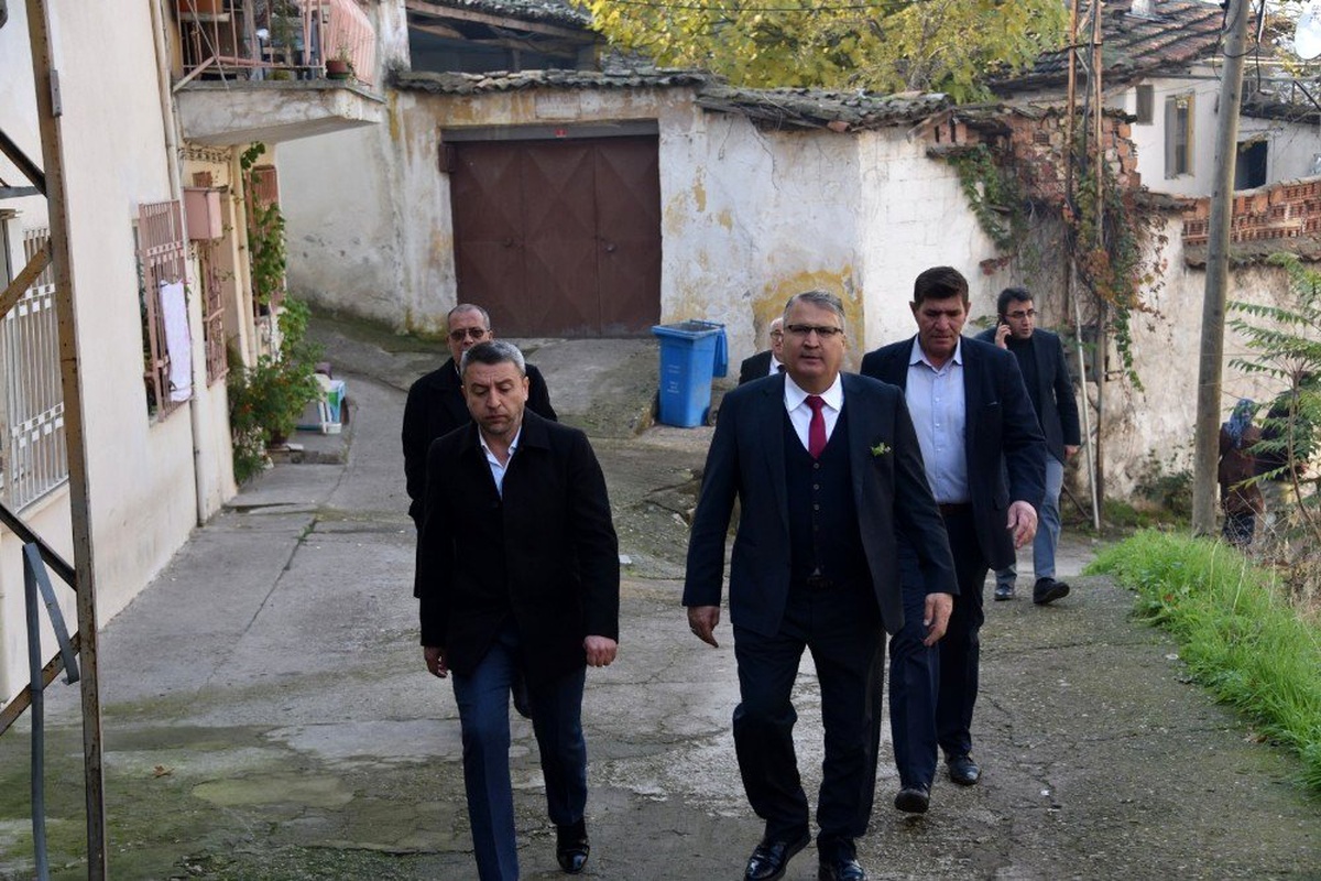 Mutlu Mahallesi\'nde yol genişletme çalışması başlatıldı