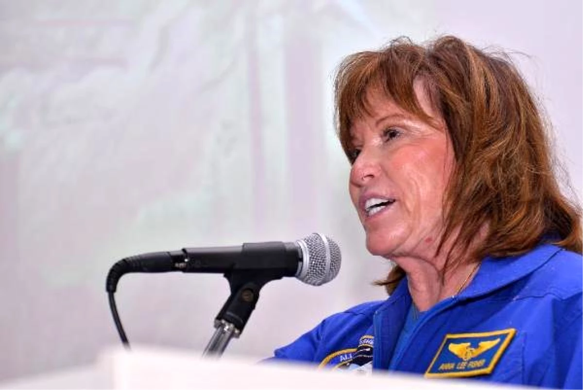NASA\'nın kadın astronotu Kuzey Kıbrıs Türk Cumhuriyeti\'nde öğrencilerle buluştu