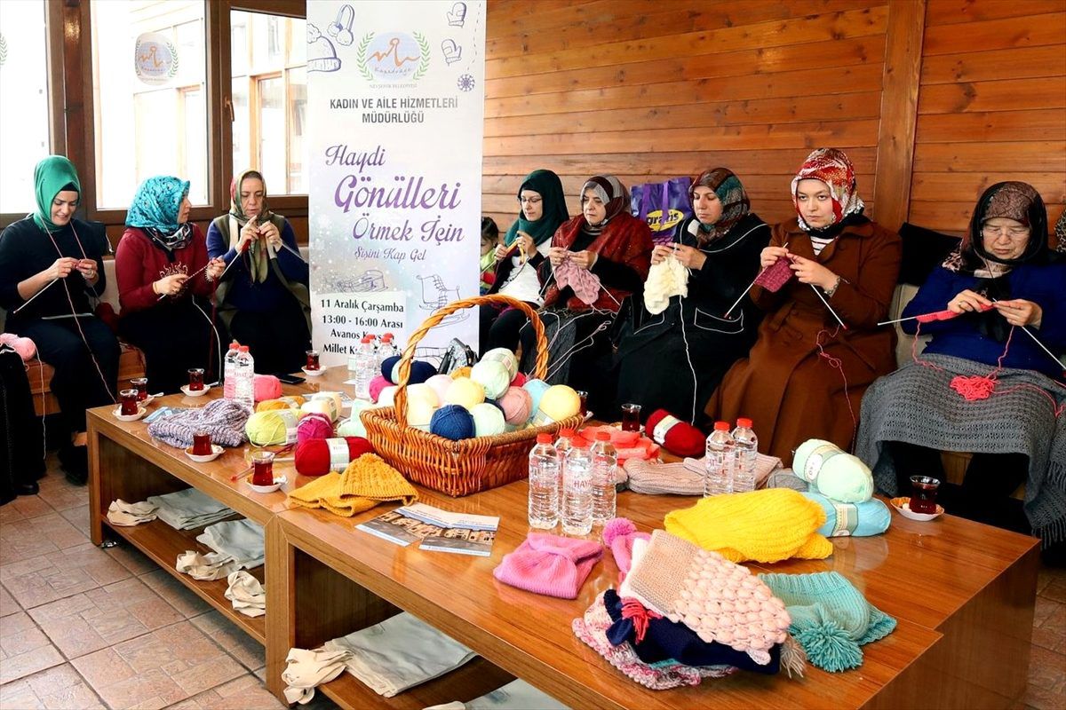 Nevşehir\'de, "Gönülleri örmek için şişini kap gel" etkinliği