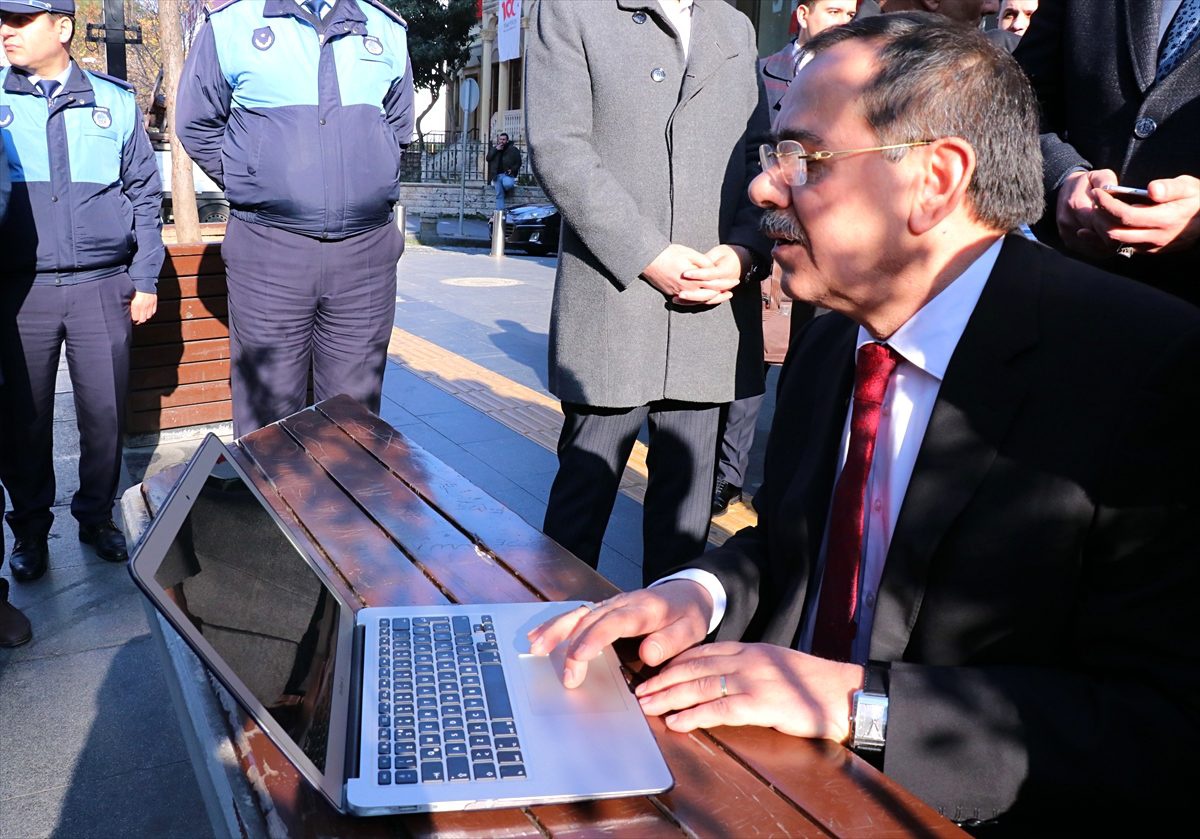 Samsun Büyükşehir Belediye Başkanı Demir AA\'nın "Yılın Fotoğrafları" oylamasına katıldı