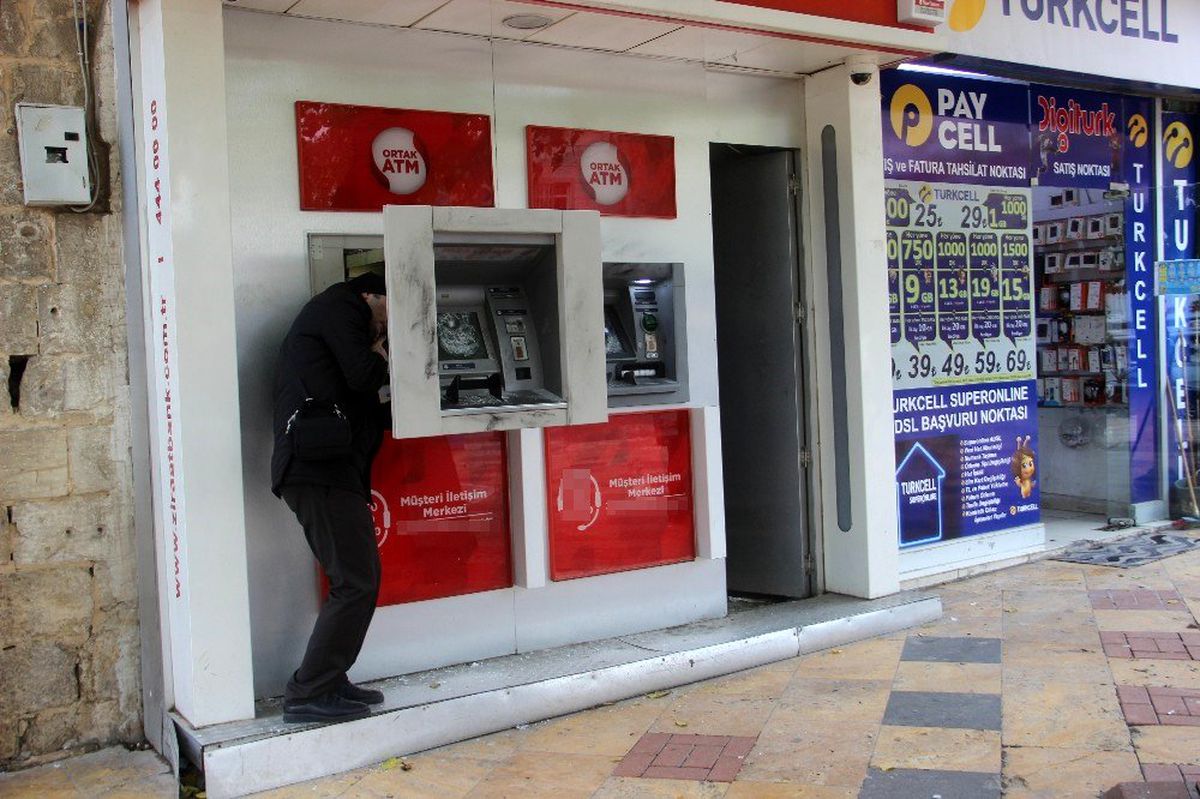Şanlıurfa\'da hırsızlar ATM\'lere dadandı