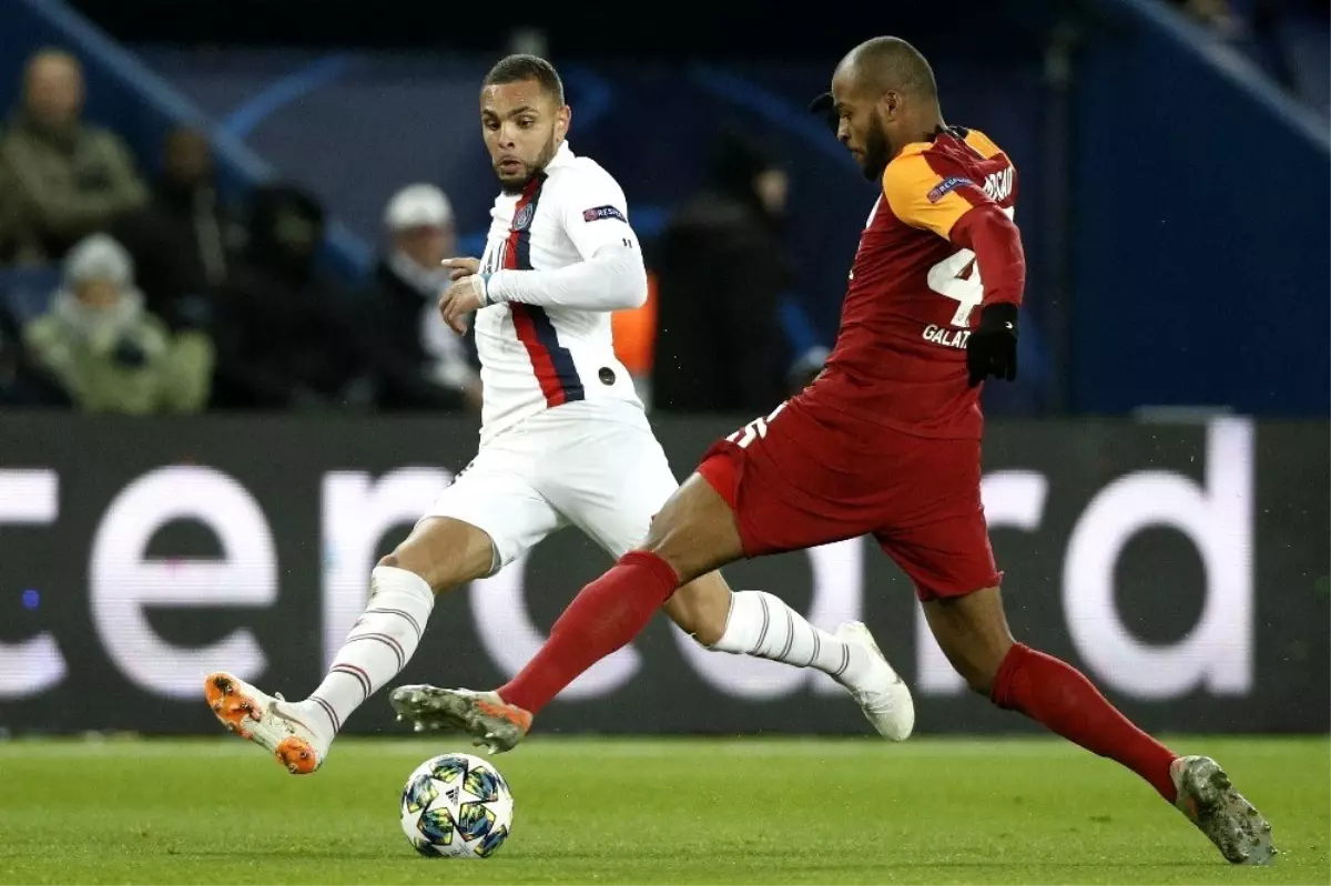 UEFA Şampiyonlar Ligi: Paris Saint-Germain: 2 - Galatasaray: 0 (İlk yarı)